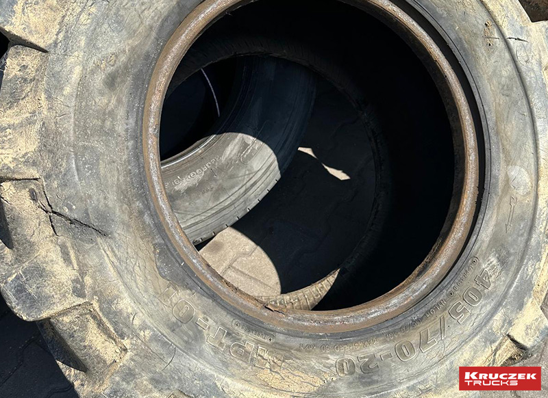 wymiana opony w&nbsp;wozidle budowlanym